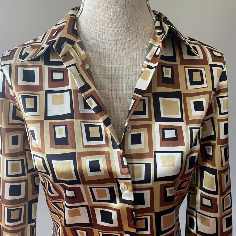 Geometric Patterned Button Down Shirt - Picture 5 of 7